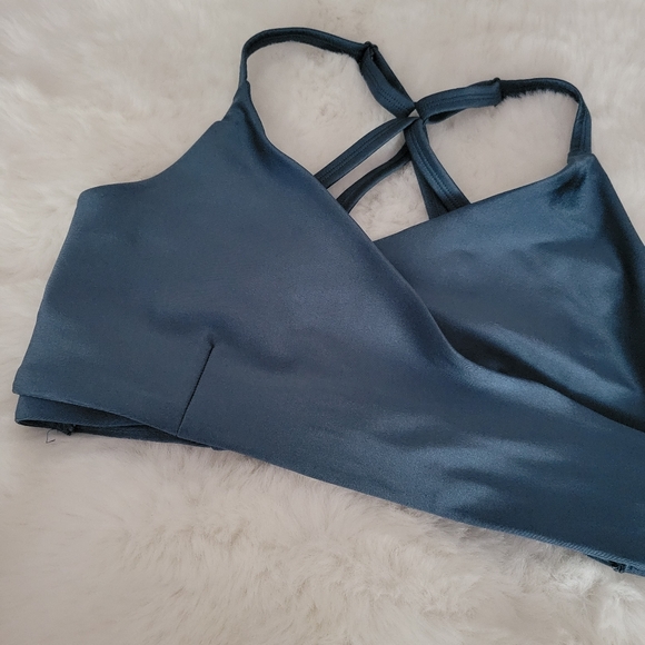 💘INDUSTRY BRAND NEW SPORT BRA SIZE L - Picture 2 of 4